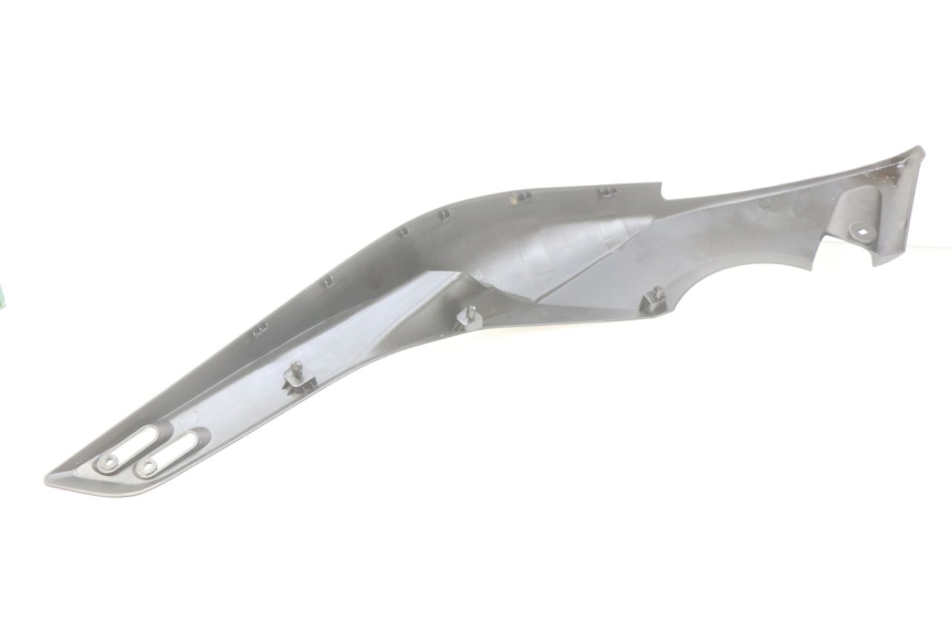 photo de COPERCHIO SOTTO SELLA DESTRO YAMAHA XP T-MAX TMAX ABS 500 (2004 - 2007) - Vista d'insieme del prodotto