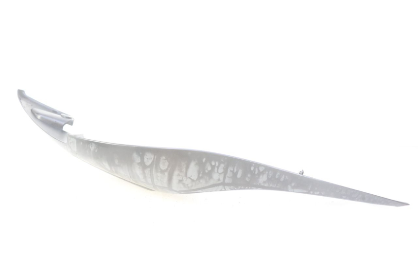 photo de COPERCHIO SOTTO SELLA DESTRO YAMAHA XP T-MAX TMAX ABS 500 (2004 - 2007) - Stato della superficie e materiale