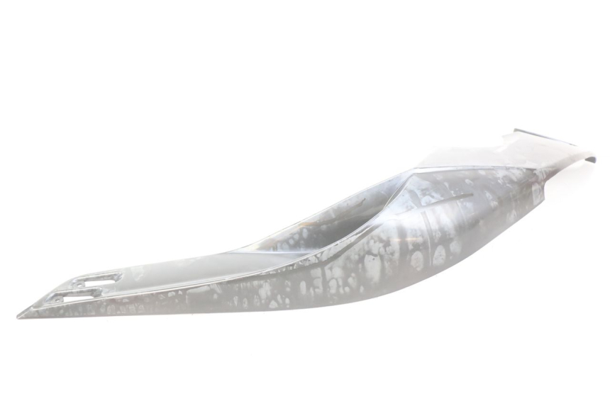 photo de COPERCHIO SOTTO SELLA DESTRO YAMAHA XP T-MAX TMAX ABS 500 (2004 - 2007) - Marcature e riferimenti originali