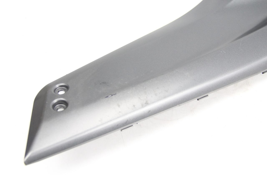 photo de COPERCHIO SOTTO SELLA DESTRO YAMAHA XP T-MAX TMAX 500 (2008 - 2012) - Zoom sullo stato d'uso