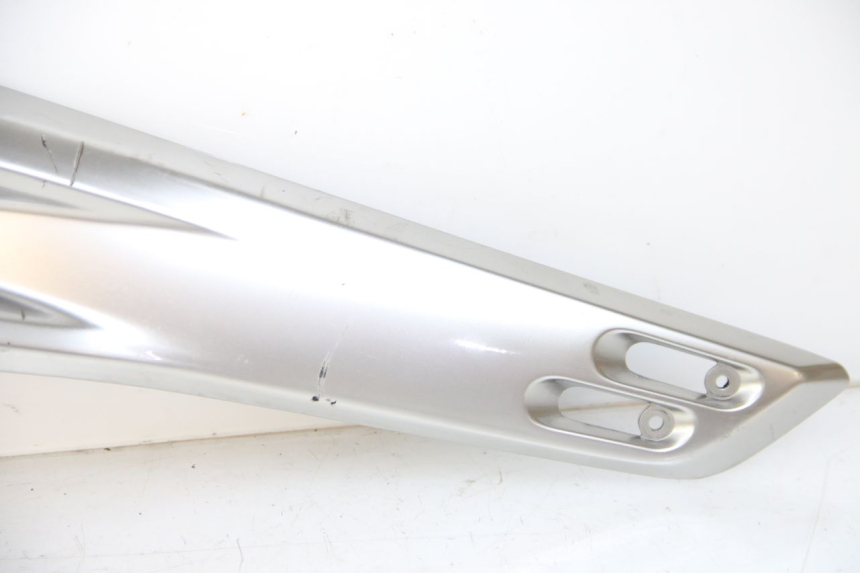 photo de COPERCHIO SOTTO SELLA DESTRO YAMAHA XP T-MAX TMAX 500 (2004 - 2007) - Altra vista dell'articolo