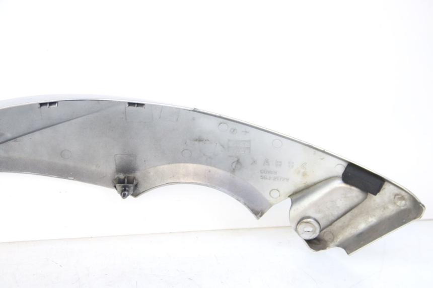 photo de COPERCHIO SOTTO SELLA DESTRO YAMAHA XP T-MAX TMAX 500 (2004 - 2007) - Stato della superficie e materiale