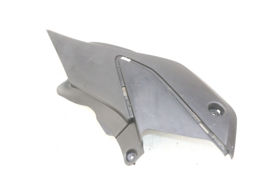 photo de COPERCHIO SOTTO SELLA DESTRO HONDA XR L 125 (2003 - 2007) - Zoom sullo stato d'uso