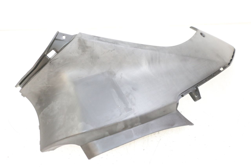 photo de CARENA SOTTO SELLA DESTRA YAMAHA NEOS NEO'S 4T 50 (2008 - 2016) - Altra angolazione