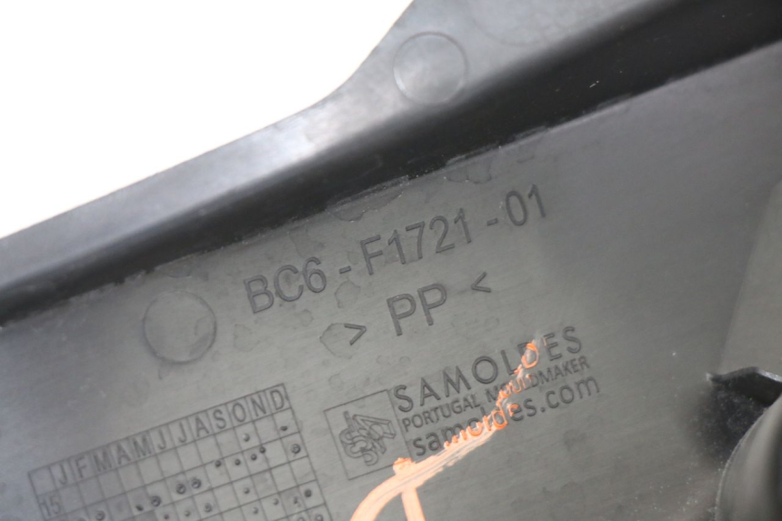 photo de CARENA SOTTO SELLA DESTRA YAMAHA TRACER 7 700 (2020 - 2024) - Primo piano tecnico