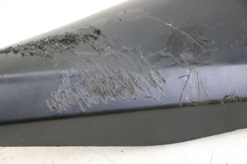 photo de CARENA SOTTO SELLA DESTRA YAMAHA TZR 50 (2008 - 2016) - Dettagli dei punti di fissaggio