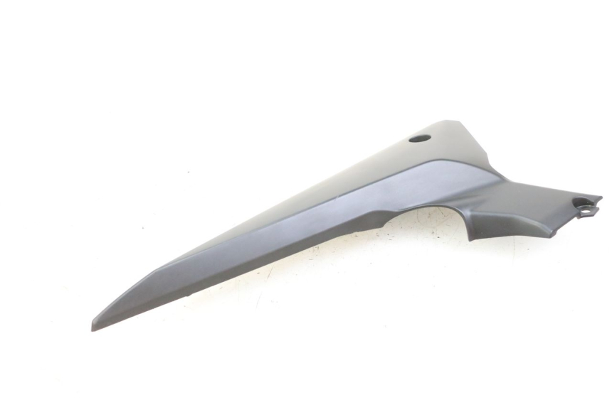 photo de CARENA SOTTO SELLA DESTRA YAMAHA XJ6 600 (2008 - 2016) - Primo piano tecnico