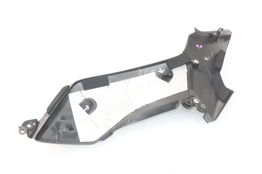 photo de COPERCHIO SOTTO SELLA DESTRO KAWASAKI Z Z900 900 (2017 - 2019) - Dettaglio del componente