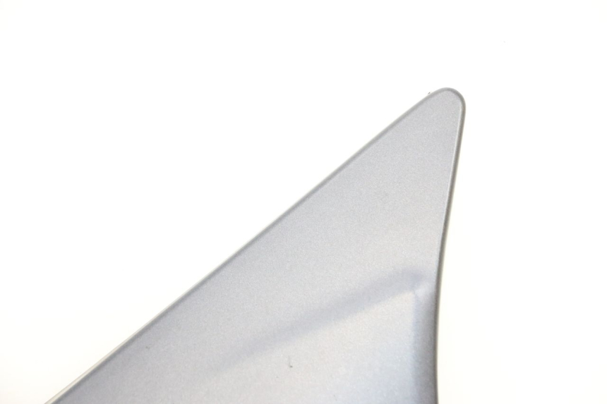 photo de CARENA SOTTO SELLA DESTRA KAWASAKI ZR 7 750 (1999 - 2004) - Focus sulla struttura