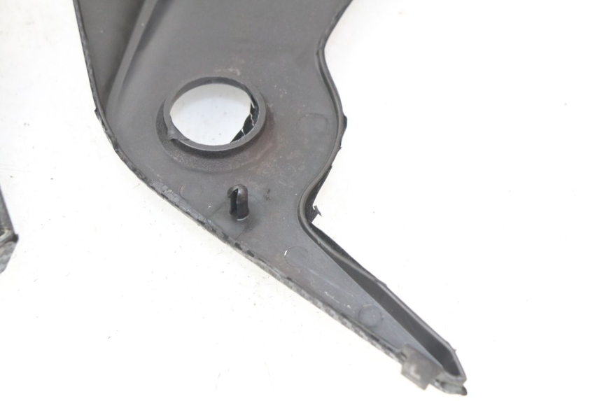 photo de COPERCHIO SOTTO SELLA KAWASAKI ER-6 ER6 N 650 (2009 - 2011) - Dettagli dei punti di fissaggio