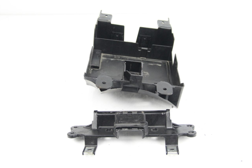 photo de COPERCHIO SOTTO SELLA YAMAHA FJR ABS 1300 (2006 - 2012) - Dettaglio del componente