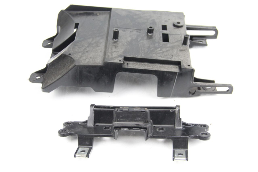 photo de COPERCHIO SOTTO SELLA YAMAHA FJR ABS 1300 (2006 - 2012) - Altra angolazione