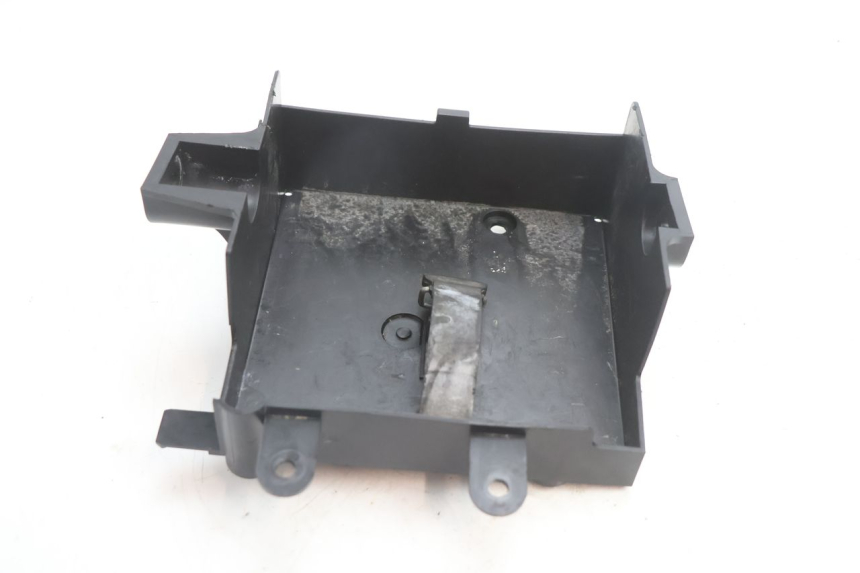 photo de CARENA SOTTO SELLA YAMAHA FJR 1300 (2001 - 2005) - Dettaglio del componente