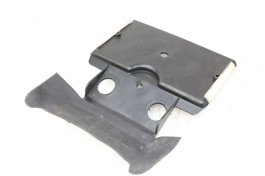 photo de CARENA SOTTO SELLA YAMAHA FZ6 FAZER S2 600 (2007 - 2011) - Dettaglio del componente