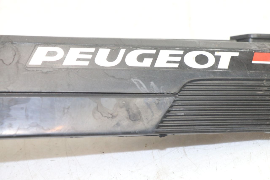 photo de CARENA SOTTO SELLA SINISTRA PEUGEOT 103 SPX CLIP 50 (1989 - 1992) - Altra angolazione