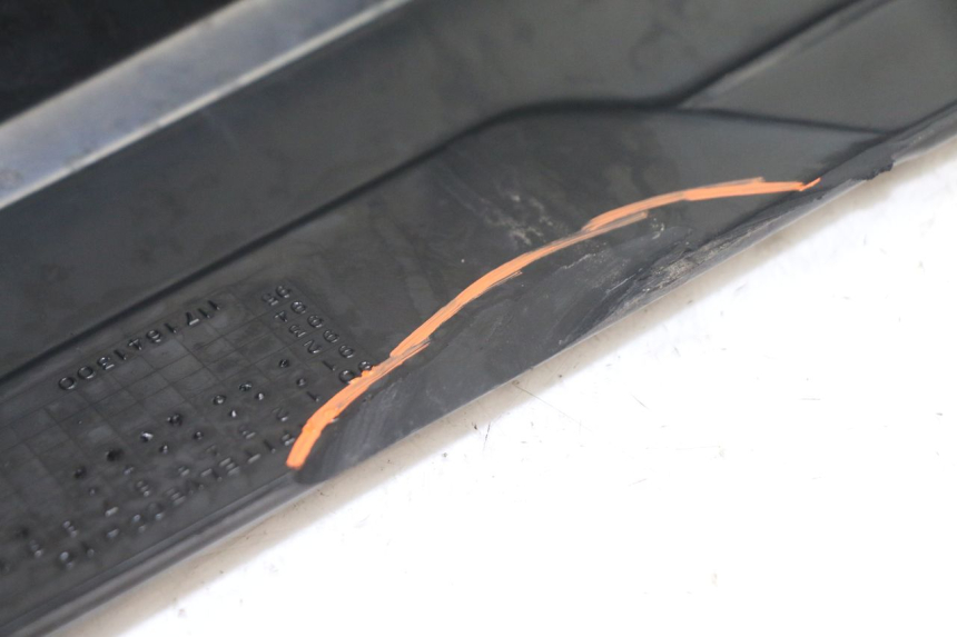 photo de CARENA SOTTO SELLA SINISTRA PEUGEOT 103 SPX CLIP 50 (1989 - 1992) - Ricambio usato controllato