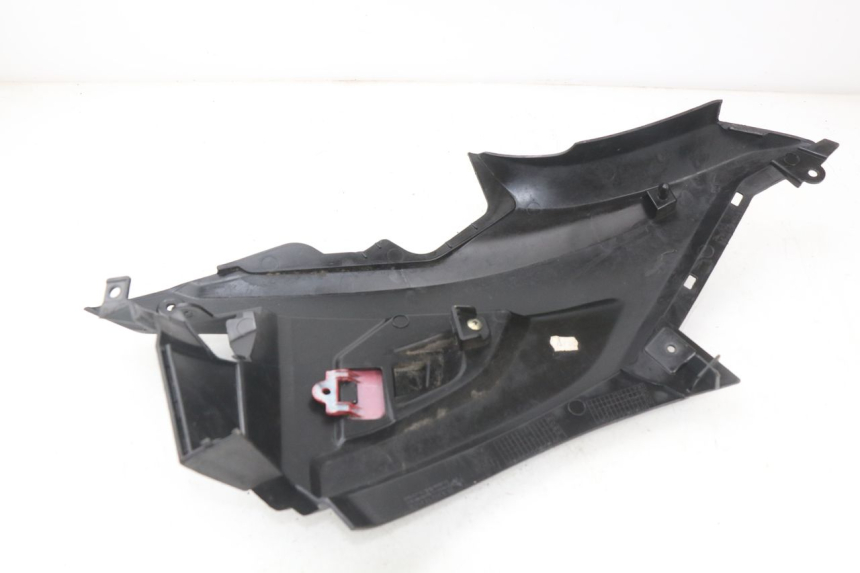 photo de COPERCHIO SOTTO SELLA SINISTRO YAMAHA AEROX NAKED 2T 50 (2013 - 2017) - Primo piano tecnico