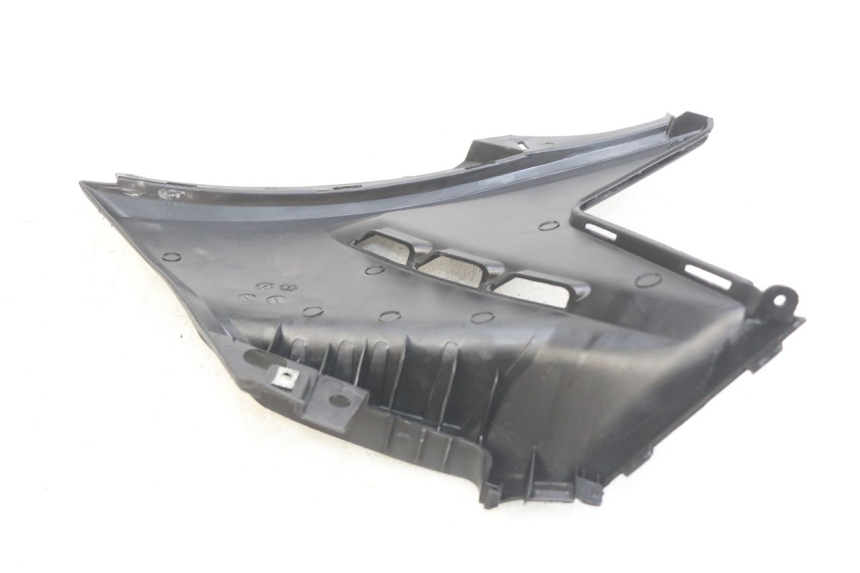 photo de COPERCHIO SOTTO SELLA SINISTRO KYMCO AGILITY 16+ 4T 50 (2018 - 2023) - Zoom sullo stato d'uso