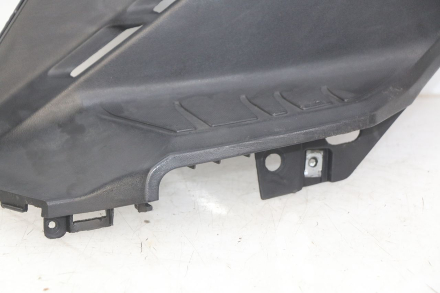 photo de COPERCHIO SOTTO SELLA SINISTRO KYMCO AGILITY 16+ 4T 50 (2018 - 2023) - Vista d'insieme del prodotto