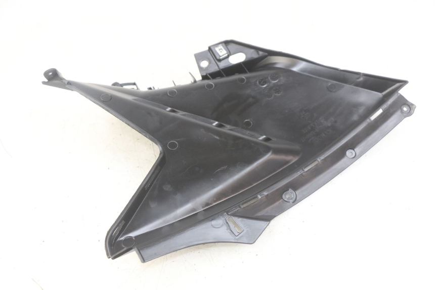 photo de COPERCHIO SOTTO SELLA SINISTRO KYMCO AGILITY 16+ 4T 50 (2018 - 2023) - Altra angolazione