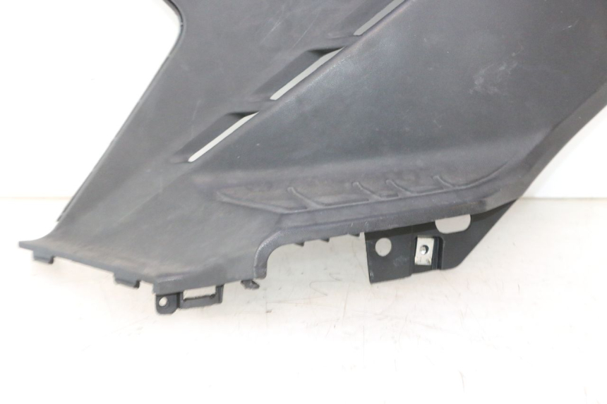 photo de CARENA SOTTO SELLA SINISTRA KYMCO AGILITY CITY 16P 125 (2015 - 2024) - Altra angolazione