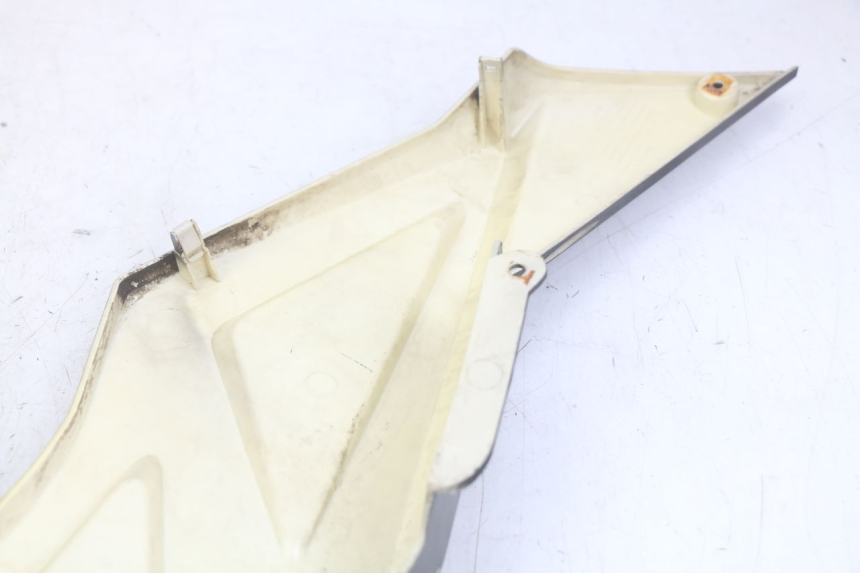 photo de CACHE SOTTO SELLA SINISTRO NECO ALEXONE 125 (2017 - 2024) - Stato della superficie e materiale