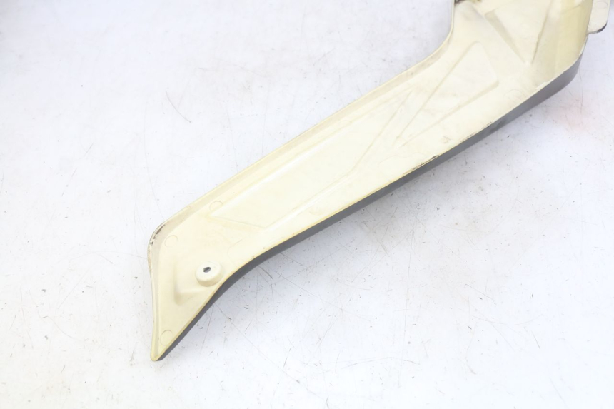 photo de CACHE SOTTO SELLA SINISTRO NECO ALEXONE 125 (2017 - 2024) - Marcature e riferimenti originali