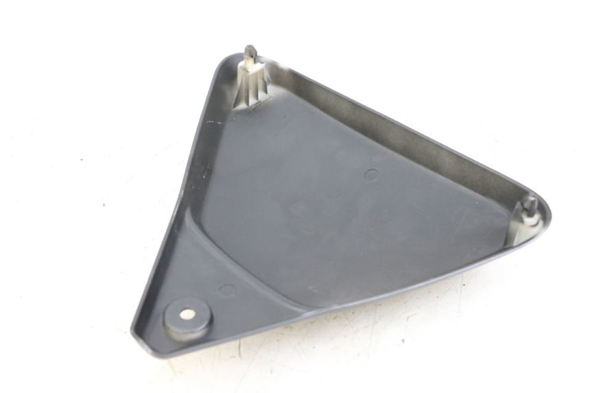 photo de CARENA SOTTO SELLA SINISTRA ARCHIVE CAFE RACER 4T 50 (2019 - 2024) - Dettaglio del componente