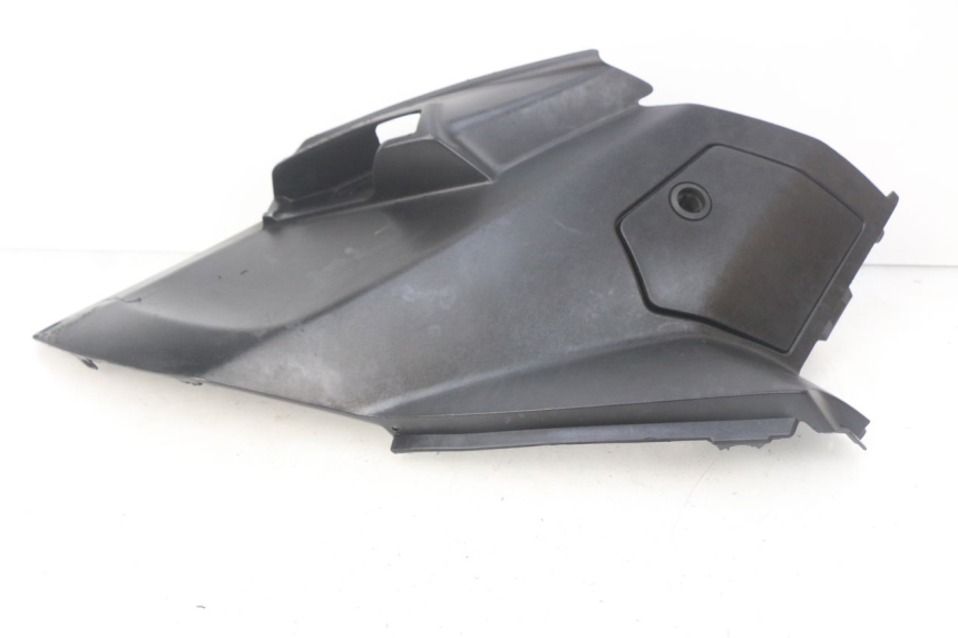 photo de COPERCHIO SOTTO SELLA SINISTRO PEUGEOT CITYSTAR 50 (2013 - 2017) - Vista d'insieme del prodotto