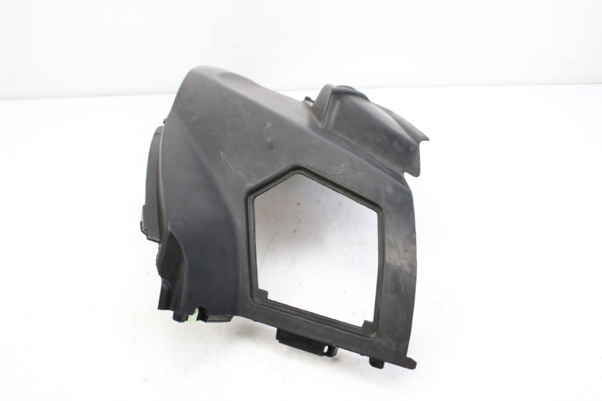 photo de COPERCHIO SOTTO SELLA SINISTRO PEUGEOT CITYSTAR 50 (2013 - 2017) - Primo piano tecnico