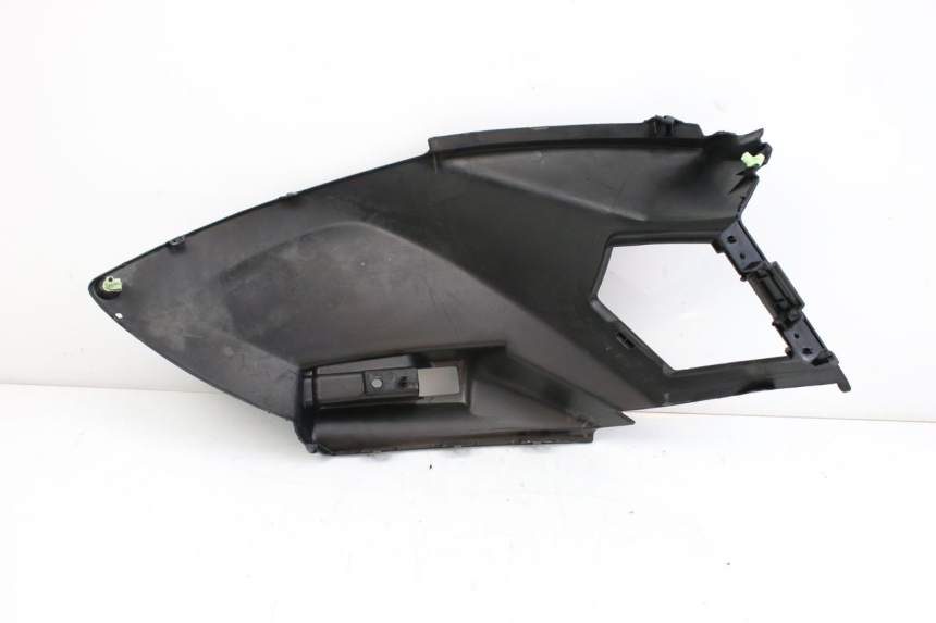 photo de COPERCHIO SOTTO SELLA SINISTRO PEUGEOT CITYSTAR 50 (2013 - 2017) - Dettagli dei punti di fissaggio