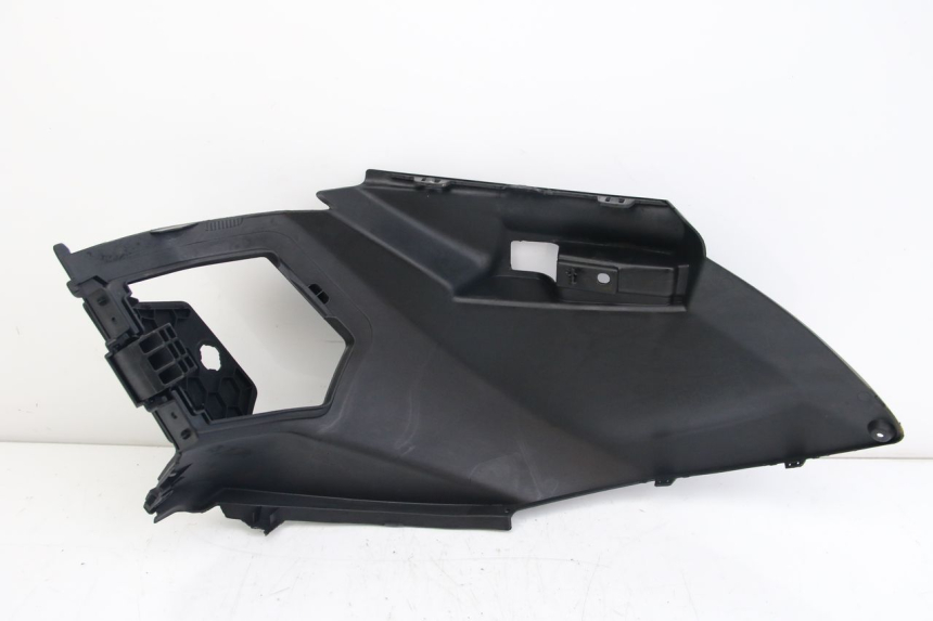 photo de COPERCHIO SOTTO SELLA SINISTRO PEUGEOT CITYSTAR 50 (2013 - 2017) - Altra angolazione