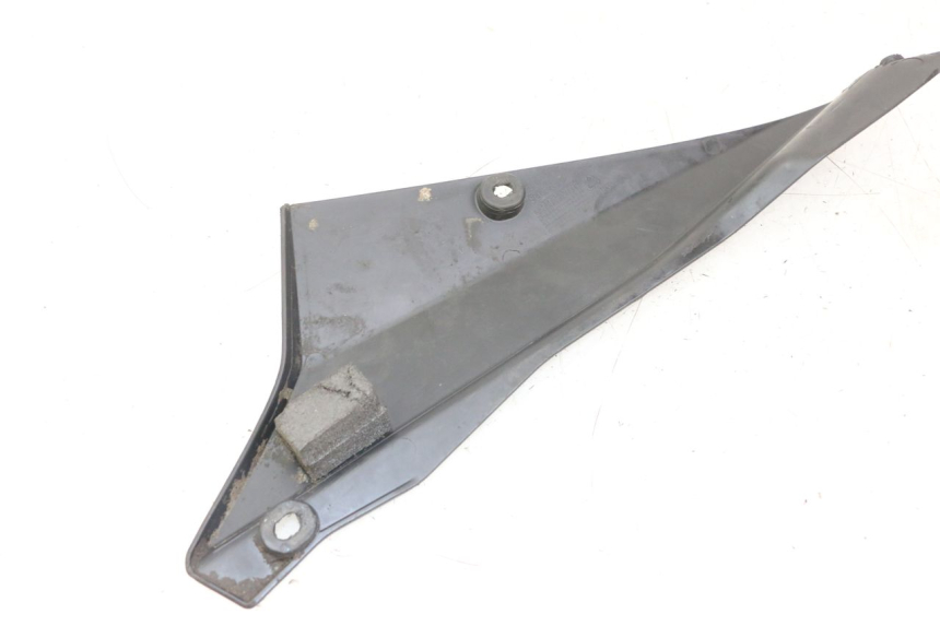 photo de CARENA SOTTO SELLA SINISTRA DERBI SENDA SM DRD X-TREME 50 (2011 - 2017) - Primo piano tecnico