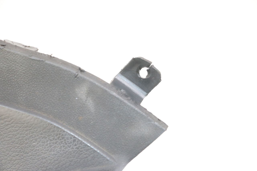 photo de COPERCHIO SOTTO SELLA SINISTRO KYMCO DINK 4T 50 (2007 - 2018) - Zoom sullo stato d'uso