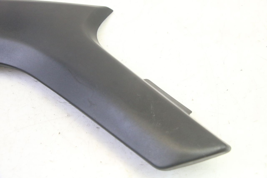 photo de CARENA SOTTO SELLA SINISTRA SUZUKI DL V STROM 1000 (2002 - 2007) - Zoom sullo stato d'uso