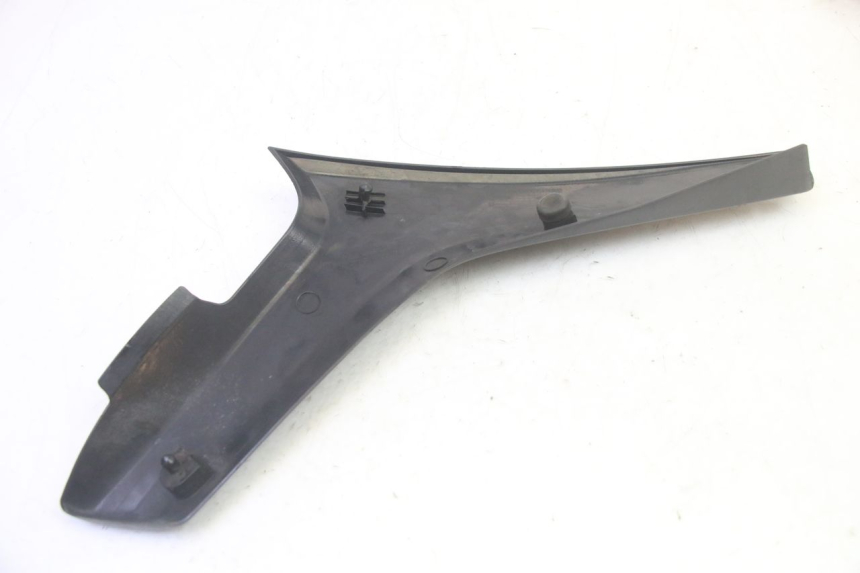 photo de CARENA SOTTO SELLA SINISTRA SUZUKI DL V STROM 1000 (2002 - 2007) - Primo piano tecnico