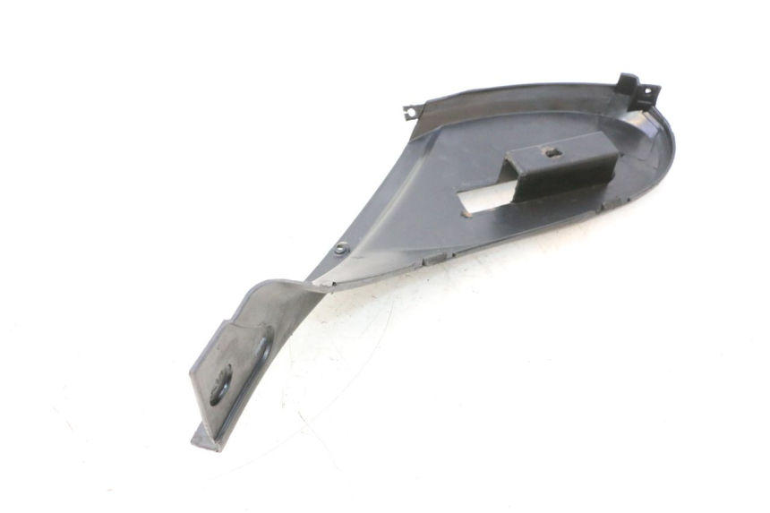 photo de CARENA SOTTO SELLA SINISTRA CF MOTO E-CHARM 125 (2005 - 2008) - Zoom sullo stato d'uso