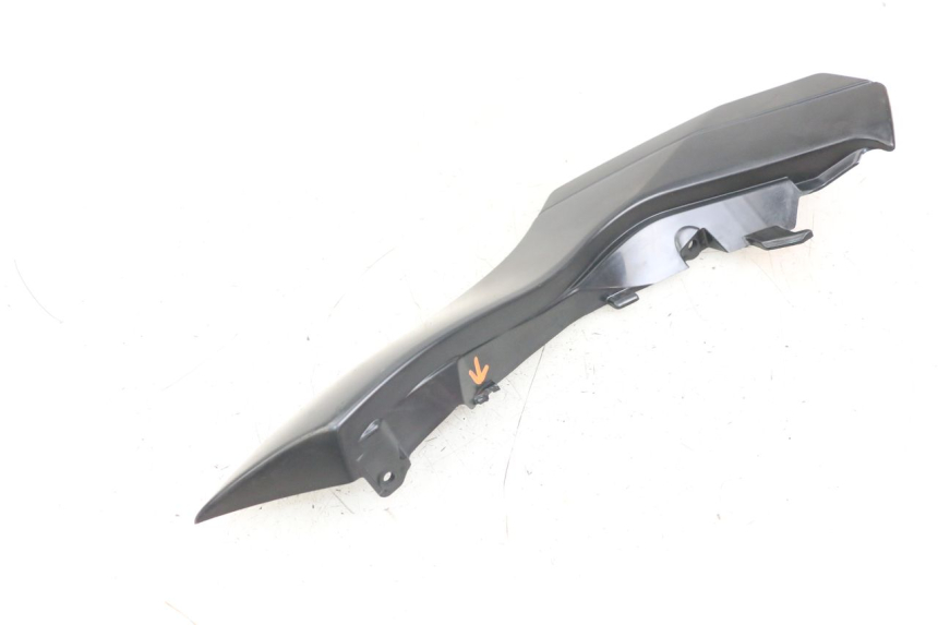 photo de CARENA SOTTO SELLA SINISTRA KAWASAKI ER-6 ER6 N 650 (2012 - 2016) - Primo piano tecnico