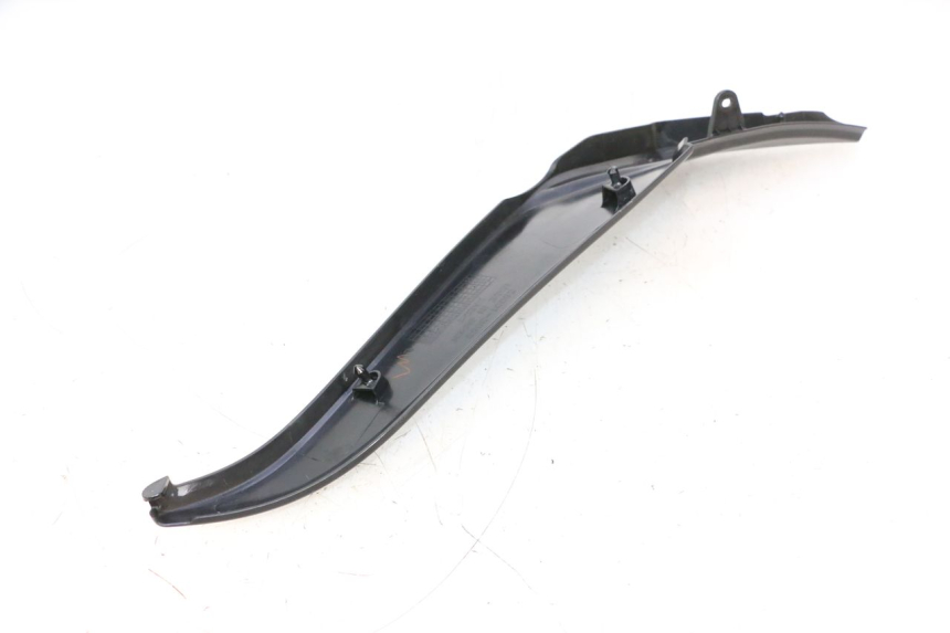 photo de CARENA SOTTO SELLA SINISTRA KAWASAKI ER-6 ER6 N 650 (2005 - 2009) - Dettagli dei punti di fissaggio