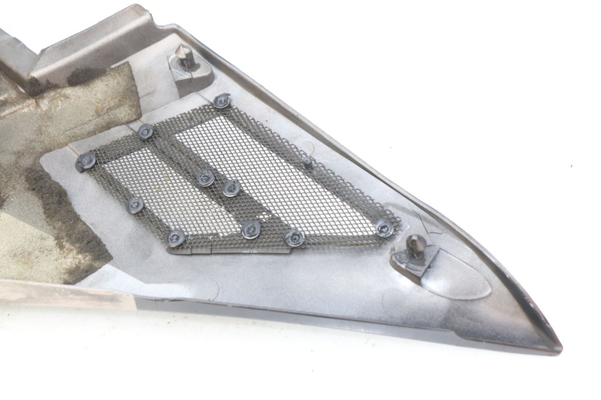 photo de CACHE SOTTO SELLA SINISTRO YAMAHA FJ 3CX 1200 (1986 - 1996) - Zoom sullo stato d'uso