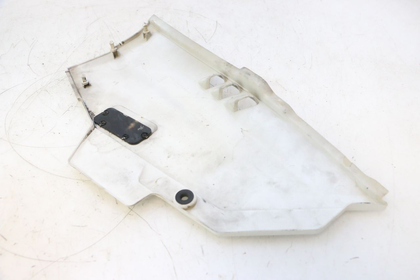 photo de CARENA SOTTO SELLA SINISTRA KAWASAKI GPX F ZX750F 750 (1986 - 1990) - Ricambio usato controllato