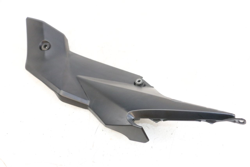 photo de CARENA SOTTO SELLA SINISTRA SUZUKI GSR 750 (2011 - 2017) - Vista d'insieme del prodotto