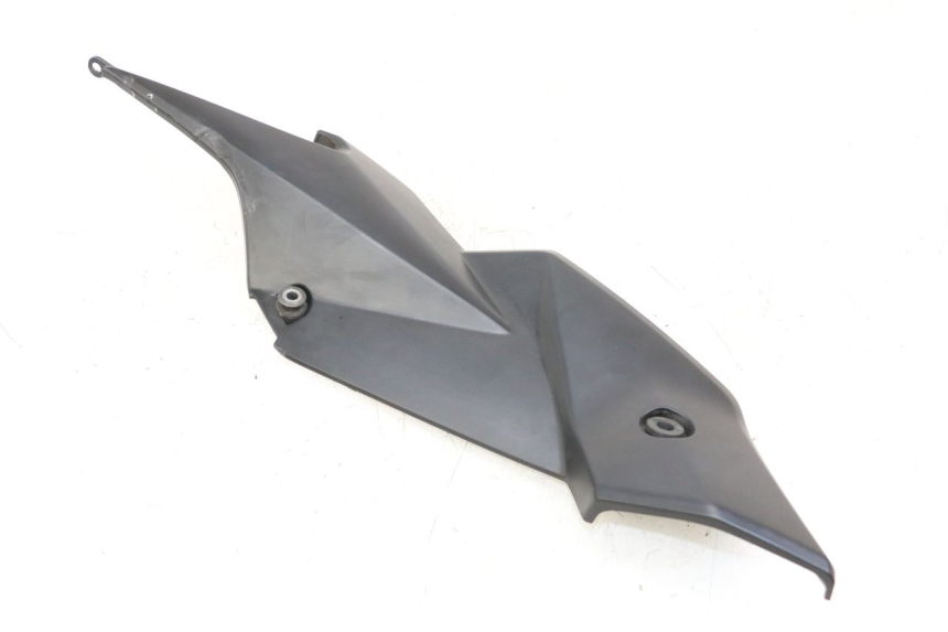 photo de CARENA SOTTO SELLA SINISTRA SUZUKI GSR 750 (2011 - 2017) - Dettagli dei punti di fissaggio