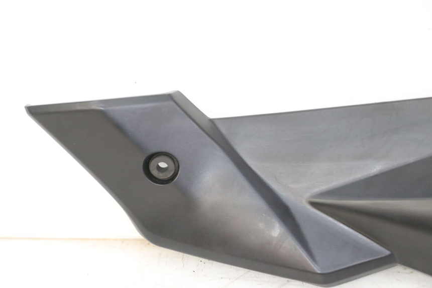 photo de CARENA SOTTO SELLA SINISTRA SUZUKI GSR 750 (2011 - 2017) - Ricambio usato controllato