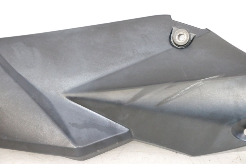 photo de CARENA SOTTO SELLA SINISTRA SUZUKI GSR 750 (2011 - 2017) - Altra vista dell'articolo