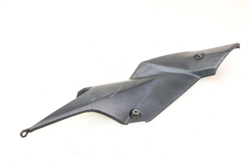 photo de CARENA SOTTO SELLA SINISTRA SUZUKI GSR 750 (2011 - 2017) - Vista d'insieme del prodotto