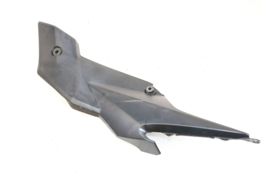 photo de CARENA SOTTO SELLA SINISTRA SUZUKI GSR 750 (2011 - 2017) - Dettagli dei punti di fissaggio