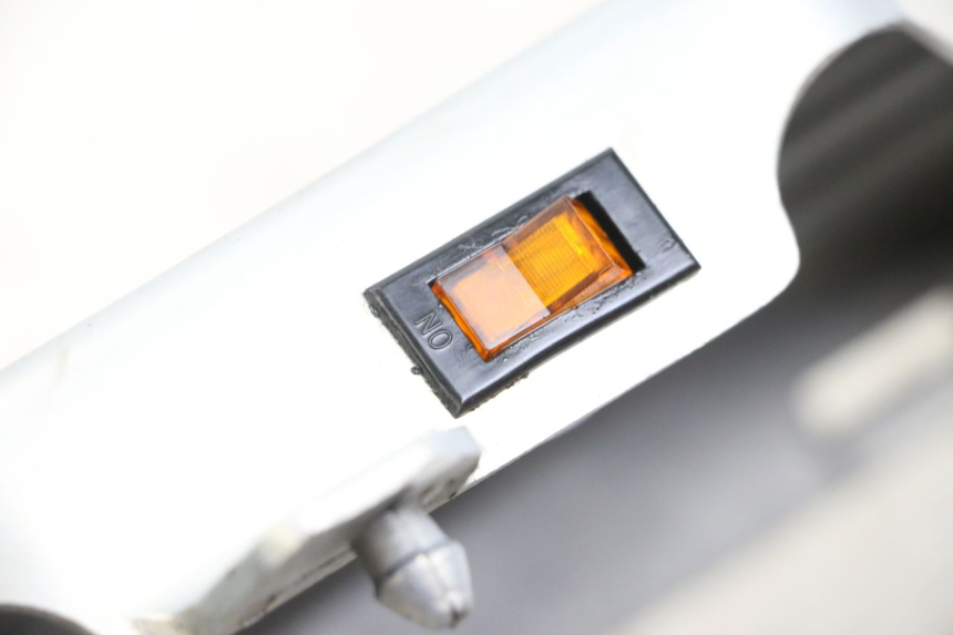 photo de CARENA SOTTO SELLA SINISTRA SUZUKI GSX E 250 (1982 - 1983) - Dettaglio del componente