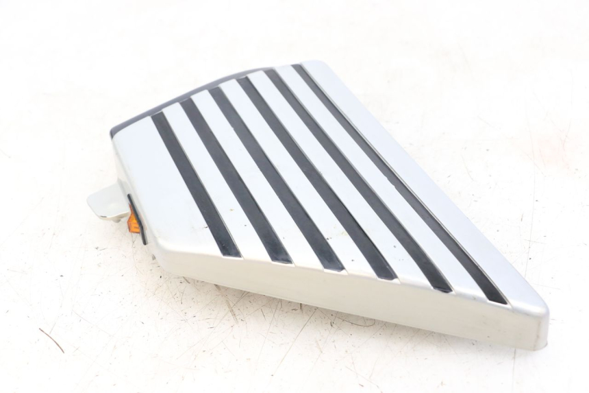 photo de CARENA SOTTO SELLA SINISTRA SUZUKI GSX E 250 (1982 - 1983) - Vista d'insieme del prodotto