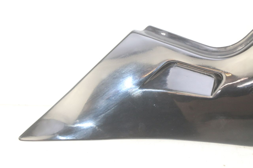 photo de CACHE SOTTO SELLA SINISTRO SUZUKI GSX-F GSX  F 1100 (1988 - 1994) - Primo piano tecnico